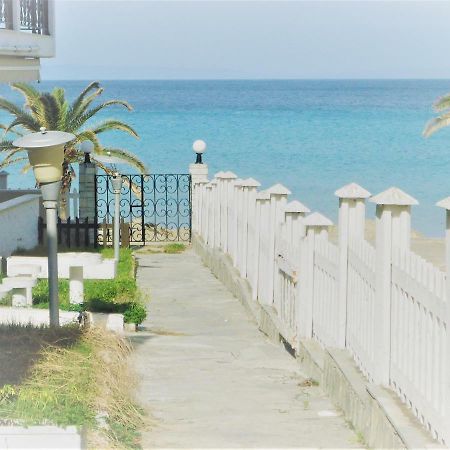 Hippocampus Beach House Полихроно Екстериор снимка
