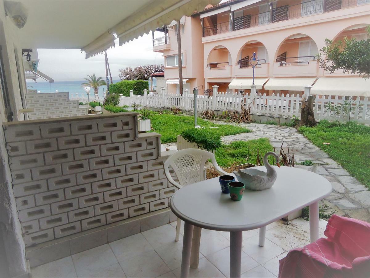 Hippocampus Beach House Полихроно Екстериор снимка